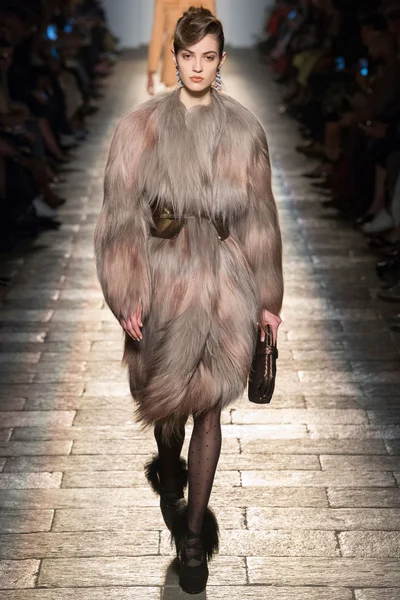 Look 39